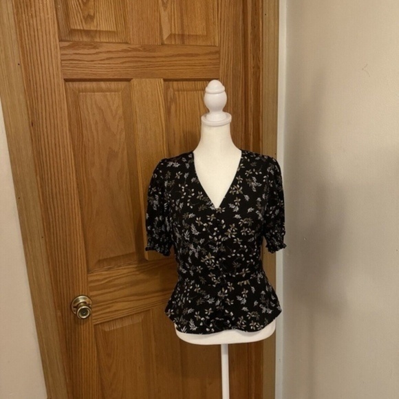 Banana Republic Factory XS Multi-Color w/Floral Print V-Neck Peplum Blouse - EUC - Picture 1 of 4